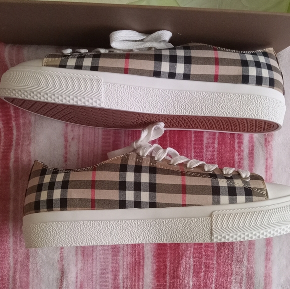 Burberry woman's shoes - Picture 14 of 16